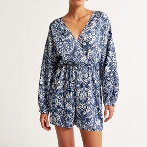 Abercrombie Long-Sleeve Easy Waist Romper size xsmall